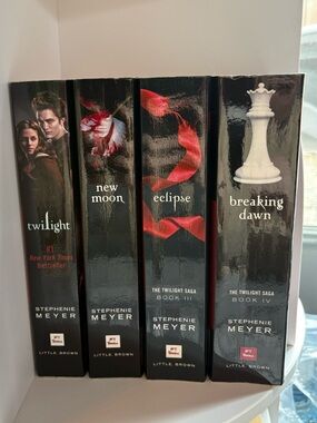Stephenie Meyer Twilight Saga Box Set - Book - paperback Novel Set